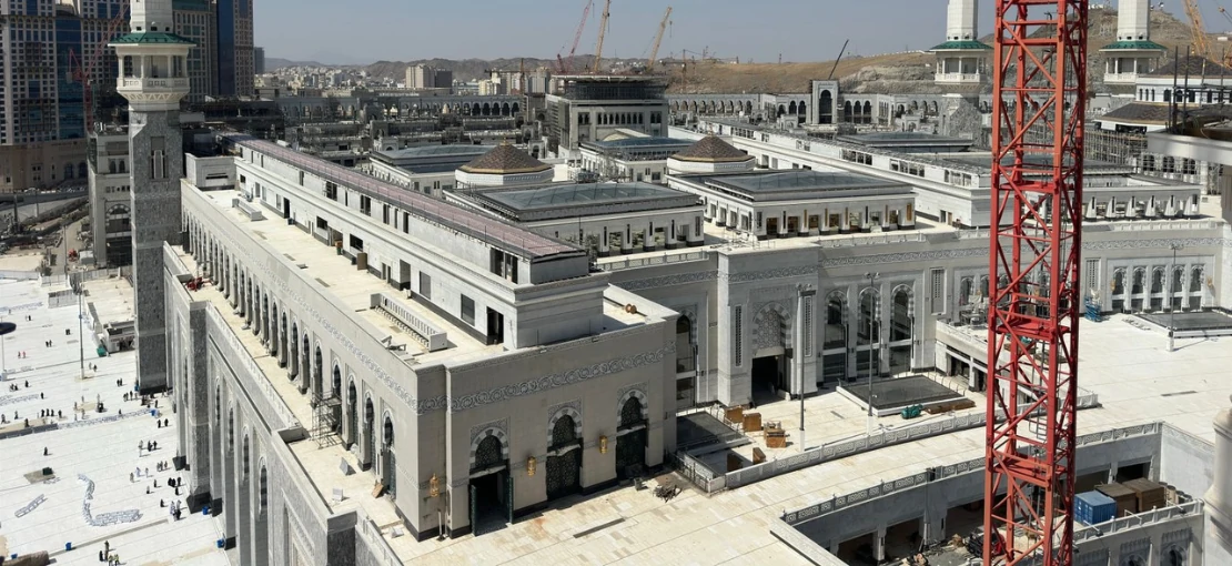 Enhancements to the Holy Mosque in Mecca